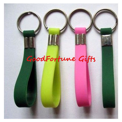 Lightweight Sturdy Custom Silicone Keychains Comfortable Rubber Loop Keychain