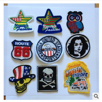Eco Friendly Polyester Custom Embroidered Patches Fade Resistant  For Handbags