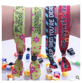 Adjustable Custom Sports Bracelets Polyester Sports Wrist Bracelet Tear Resistant